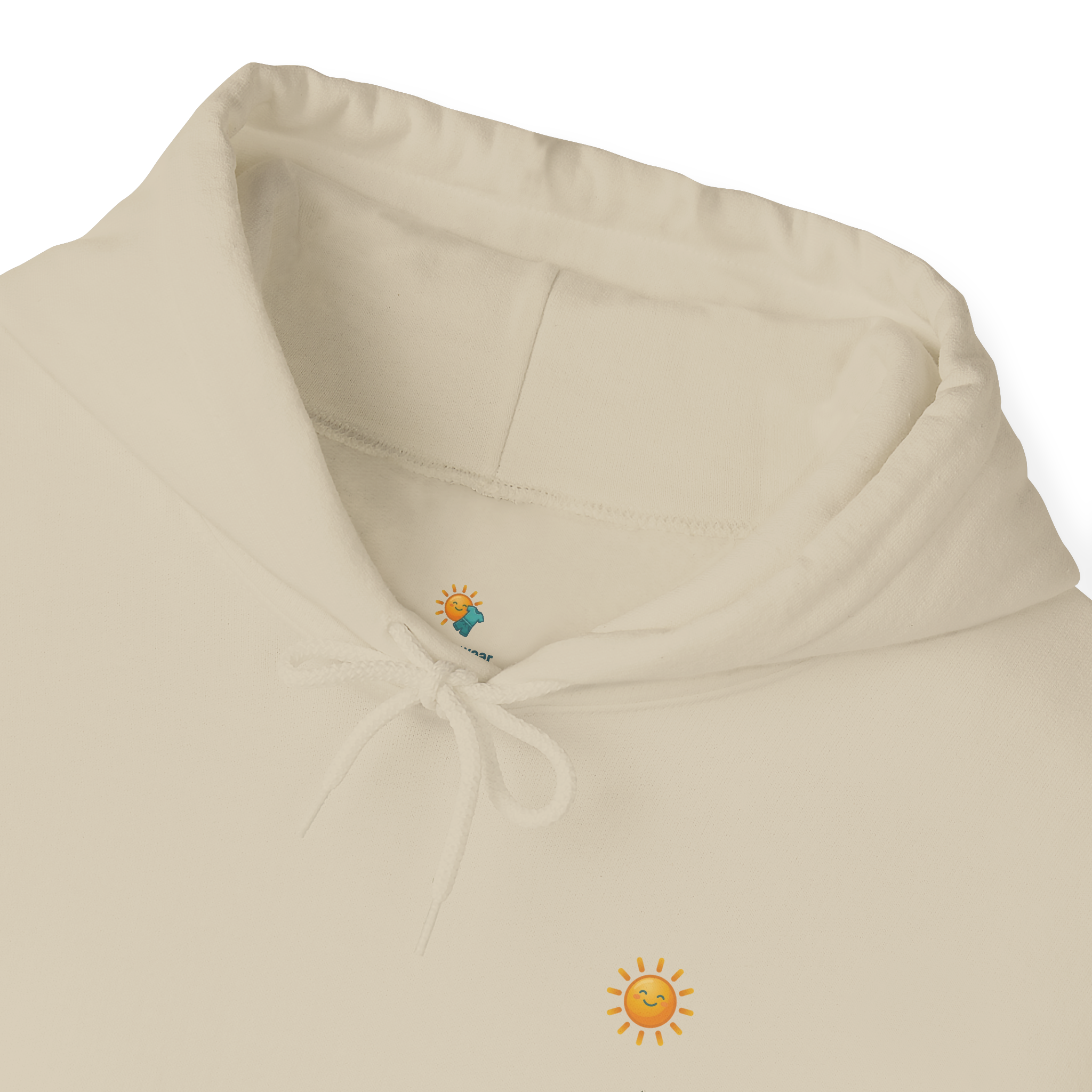 Sunshine-Hoodie Sand – Nahaufnahme Brust-Stickerei