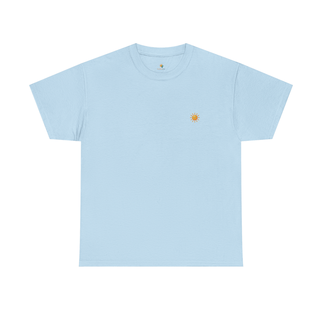 Sunshine-Shirt Hellblau – Frontalansicht mit Sonnenlogo